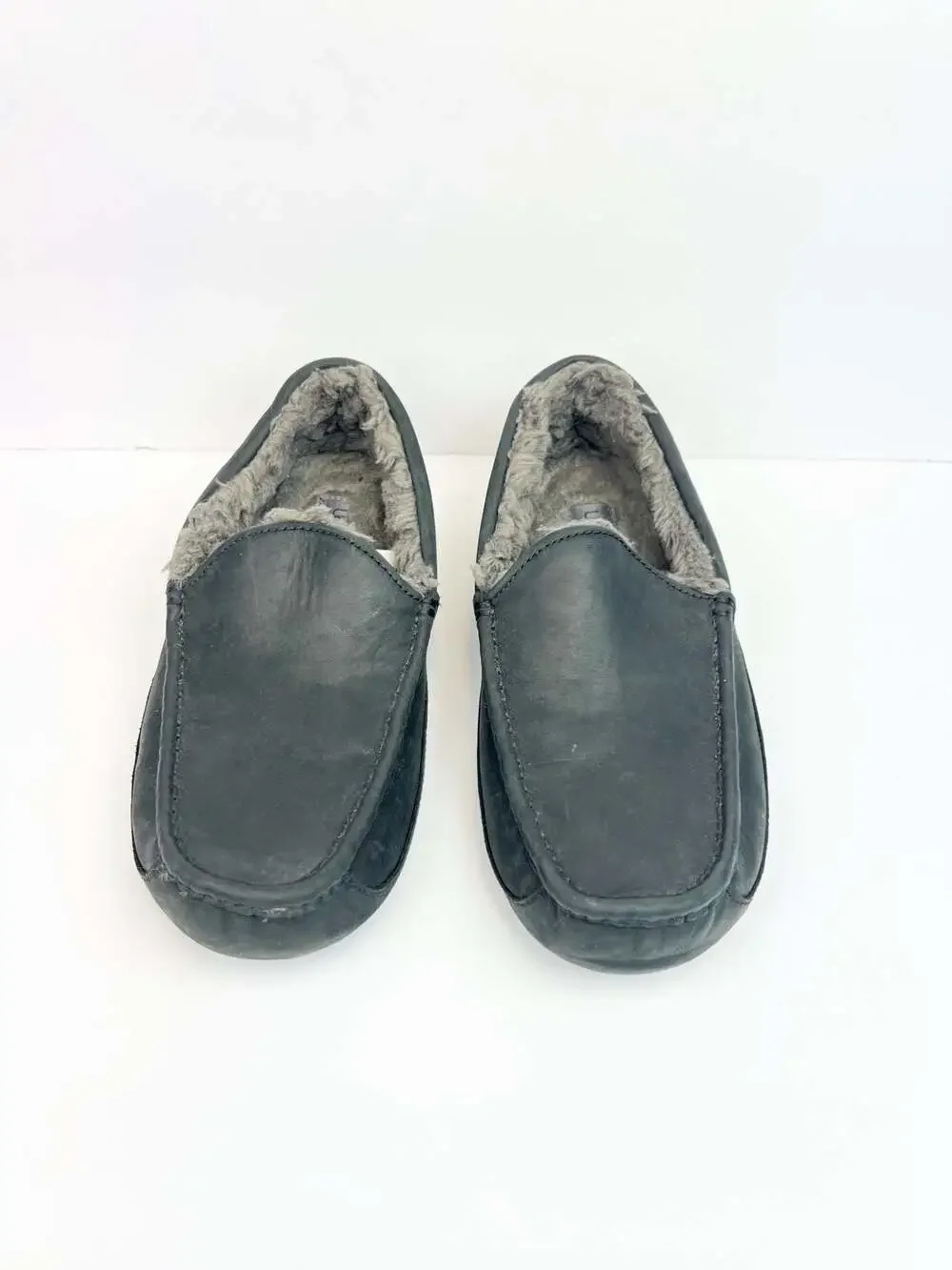 UGG  Shoes Ascot Leather Slip On  1103889 Black Charcoal Loafers Men’s Size 10